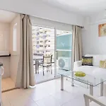 Pyr And Pool Views Apartamento *